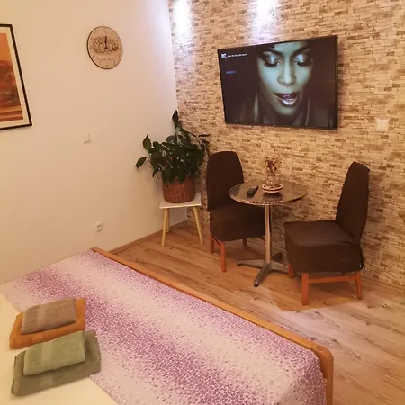 & Orange شقة هفار